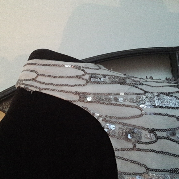 BB DAKOTA Roselyn Silver Sequin Sleeveless Mini Shift Dress - Picture 6 of 15